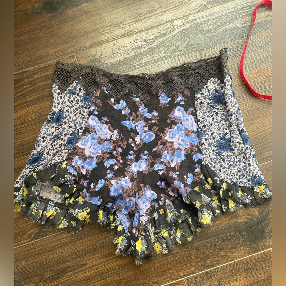 Free people floral ruffle shorts